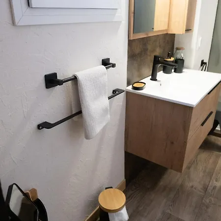 Apartament Altitude 1677 - T3 Avec Balcon, Esprit Montagne
